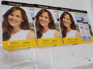 lot 60 image: 3 ct Neutrogena Sunscreen 55...