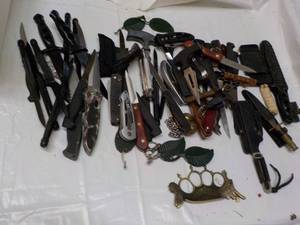 lot 62 image: Tote Full of Knives...