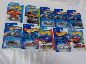 lot 76 image: 10 Hot Wheels...