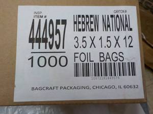 lot 123 image: Case of 1000 Barcraft Foil Bags...