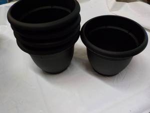 lot 127 image: 5 ct Bloem Living Self Watering Bla...
