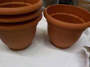 lot 129 image: 4 ct Bloem Living Self Watering Ter...
