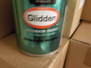 lot 242 image: 8 qts Glidden Paint - your choice o...