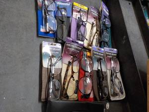 lot 256 image: 10 Pair Readers and Cases - various...