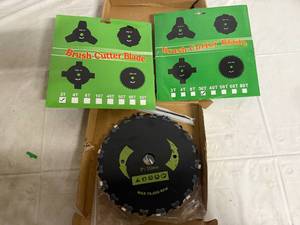 lot 10 image: Brush Cutter Blade Set