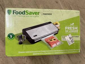 lot 22 image: Food Saver FM 2900