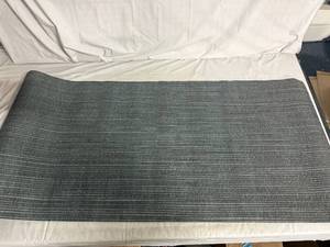 lot 48 image: 2ft x 6ft Runner Rug - Green