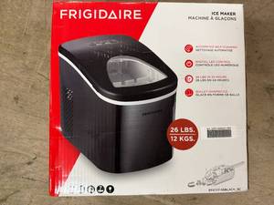 lot 58 image: Frigidaire Ice Maker