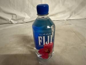 lot 210 image: 15 500ml Bottles of Fiji Water