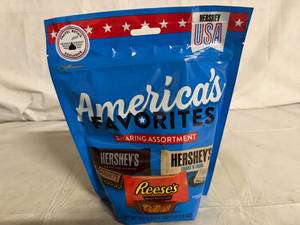 lot 213 image: Bag of Hersheys Americas Favorites Sharing Assortment