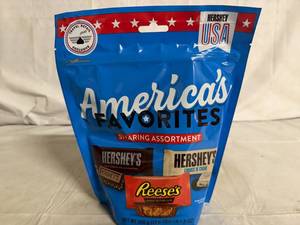 lot 216 image: Bag of Hersheys Americas Favorites Sharing Assortment