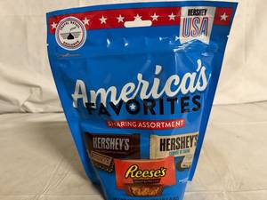 lot 218 image: Bag of Hersheys Americas Favorites Sharing Assortment
