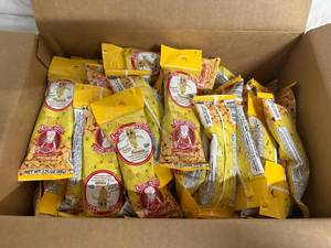 lot 230 image: Box of 90 Dees Nuts Banana Pudding Nuts
