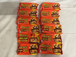 lot 243 image: 13 Reeses Big Cups