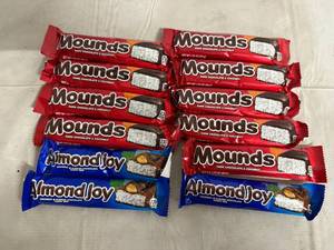 lot 266 image: 9 Mounds Bars and 3 Almond Joys
