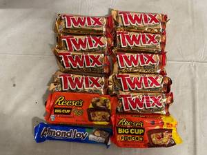 lot 267 image: Variety Bag of Candy