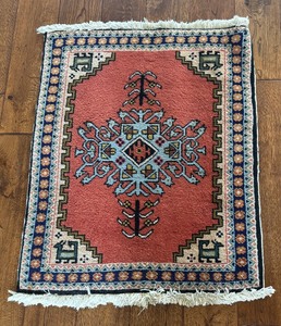 lot 48 image: Handwoven Vintage Small Persian Wool Rug 27.5 x 34 Inches
