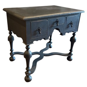 lot 27 image: Vintage Drexel Heritage Desk