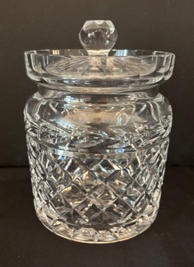 lot 78 image: Waterford Crystal Glandore Laurel Band Biscuit Jar
