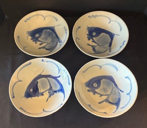 lot 84 image: Set of 4 Vintage 9 Inch Chinese Fish Motif Rice Bowls