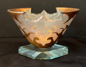 lot 85 image: Kristal Etch Art Deco Style Glass Vase, 4.5 Inch Tall, Signed