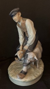 lot 89 image: Royal Copenhagen Porcelain Shepherd Figurine, Number 627