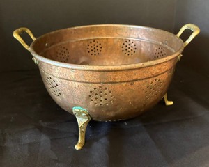 lot 90 image: Vintage Copper Colander with Brass Handles and Feet