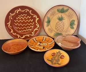 lot 101 image: Collection of 6 Decorative Redware and Studio Pottery Plates and Bowls