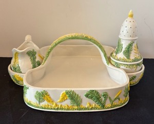 lot 108 image: Vintage Italian Ceramic Condiment Set with Tray and Leaf Design