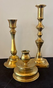 lot 109 image: Set of 3 Brass Candlestick Holders Assorted Styles