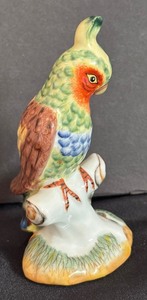 lot 137 image: Tozai Home Decorative Parrot Porcelain Figurine 5 Inch