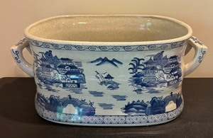 lot 163 image: Vintage Blue and White Porcelain Foot Bath  Planter