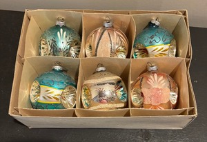 lot 111R image: Set of 6 Vintage Hand-Painted Glass Christmas Ornaments