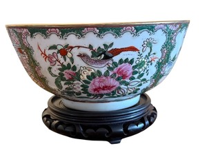 lot 6D image: Vintage Chinese Famille Rose Medallion Porcelain Bowl with Stand