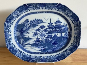 lot 146 image: Mottahedeh Historic Blue Canton Platter