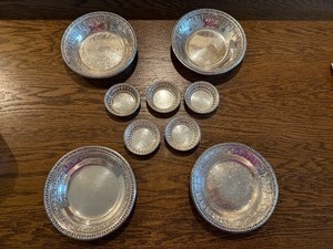 lot 151 image: Set of 8 Reed & Barton Vintage Silver Plate Bowls and Dishes