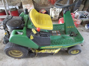 lot 4 image: John Deere mower, GX85 rear mount m...