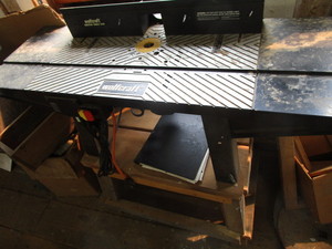 lot 11 image: Wolfcraft Router table 540, with Cr...