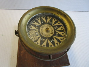 lot 14 image: Brass ships Telltale compass, Robe...