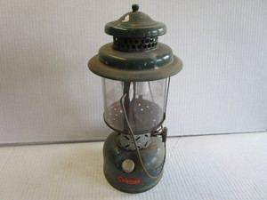 lot 23 image: Coleman double mantle lantern 220E...