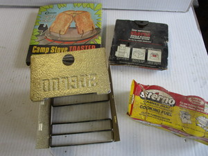 lot 25 image: Sterno single burner folding camp s...