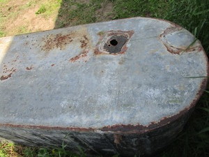 lot 35 image: Farm water tank - great raised bed ...