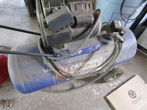 lot 8 image: Campbell Hausfeld air compressor, 5...