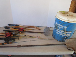 lot 59 image: Ice fishing package vintage Frabil...