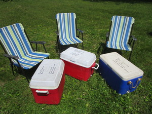 lot 82 image: Three coolers, three folding chairs...
