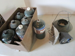 lot 100 image: Coleman 1lb tanks, believe three ar...