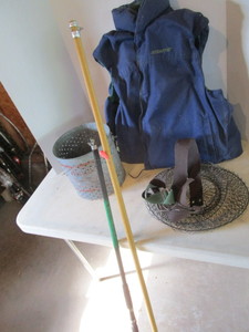 lot 116 image: Stearns XXL vest, Falls City minnow...