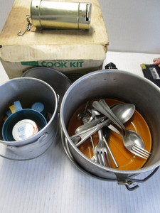 lot 162 image: Aluminum cook kit, fish house lante...