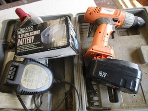 lot 275 image: Tools Chicago cordless drill, repl...