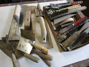 lot 179 image: Trowels - cement & drywall, wire br...
